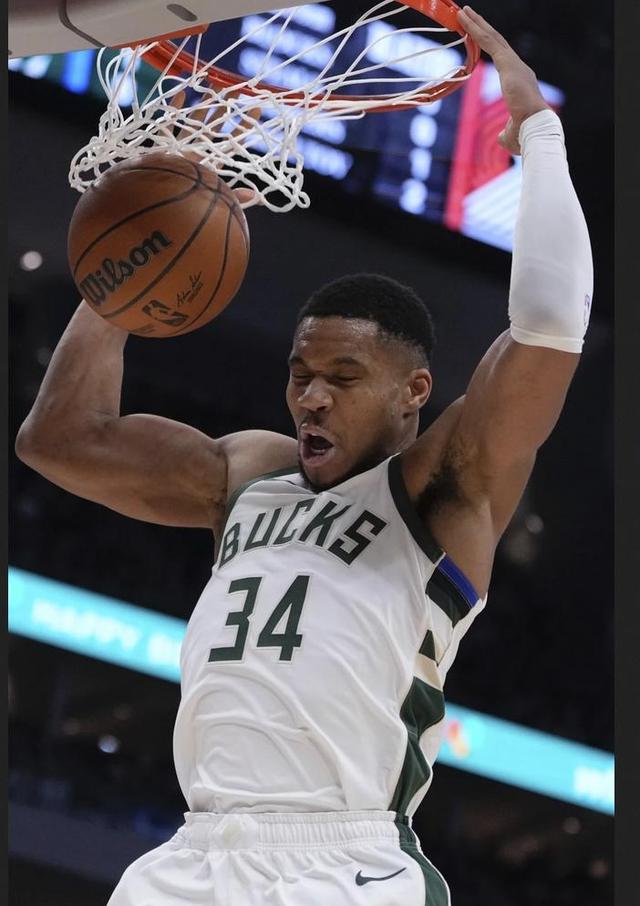 雄鹿狂砍勇士分，西蒙斯迎来新赛季高光！